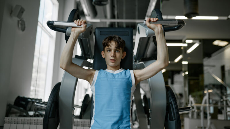 L’âge pour aller à la salle de sport : mythe ou réalité ?