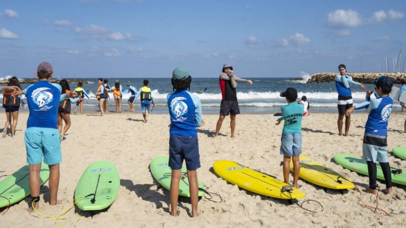 Comment préparer un atelier de surf dans un cadre scolaire ou associatif ?