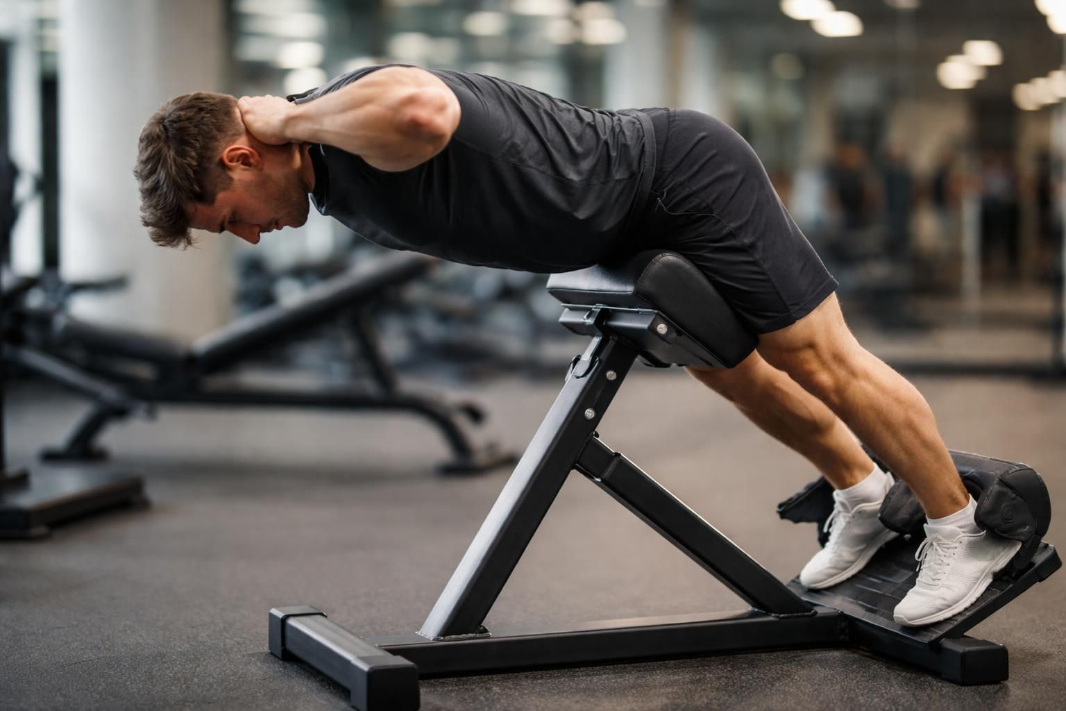 Les erreurs courantes à éviter lors des extensions lombaires avec le banc